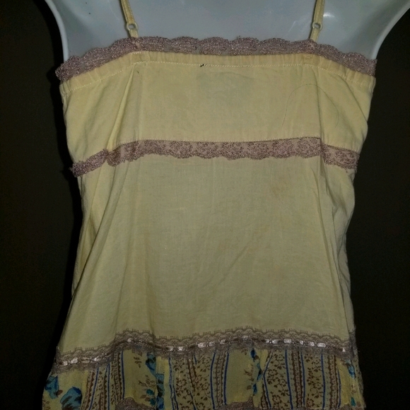 Angie beautiful sequence top - Picture 2 of 3